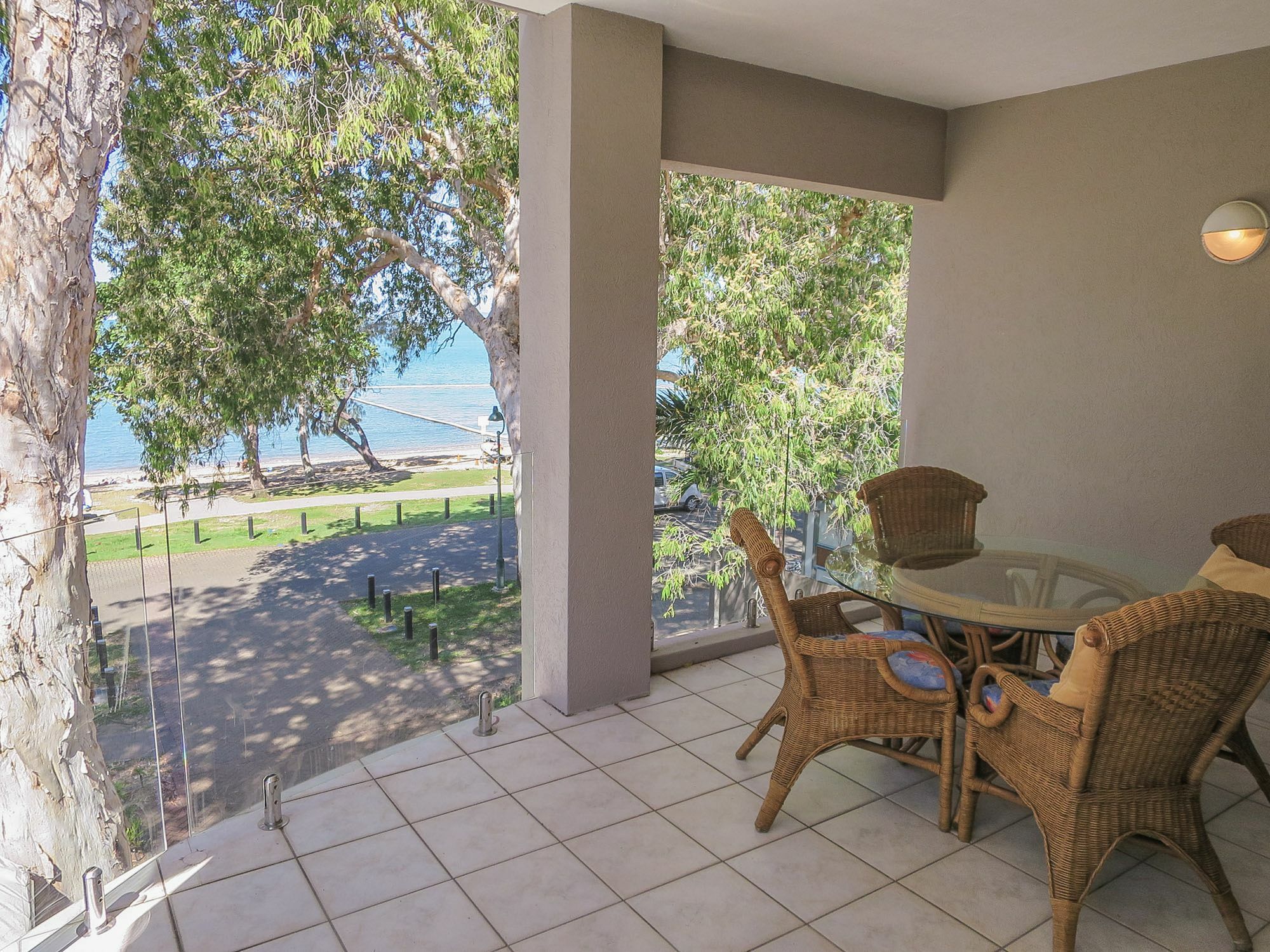Marlin Waters Beachfront Apartments Palm Cove Exterior photo