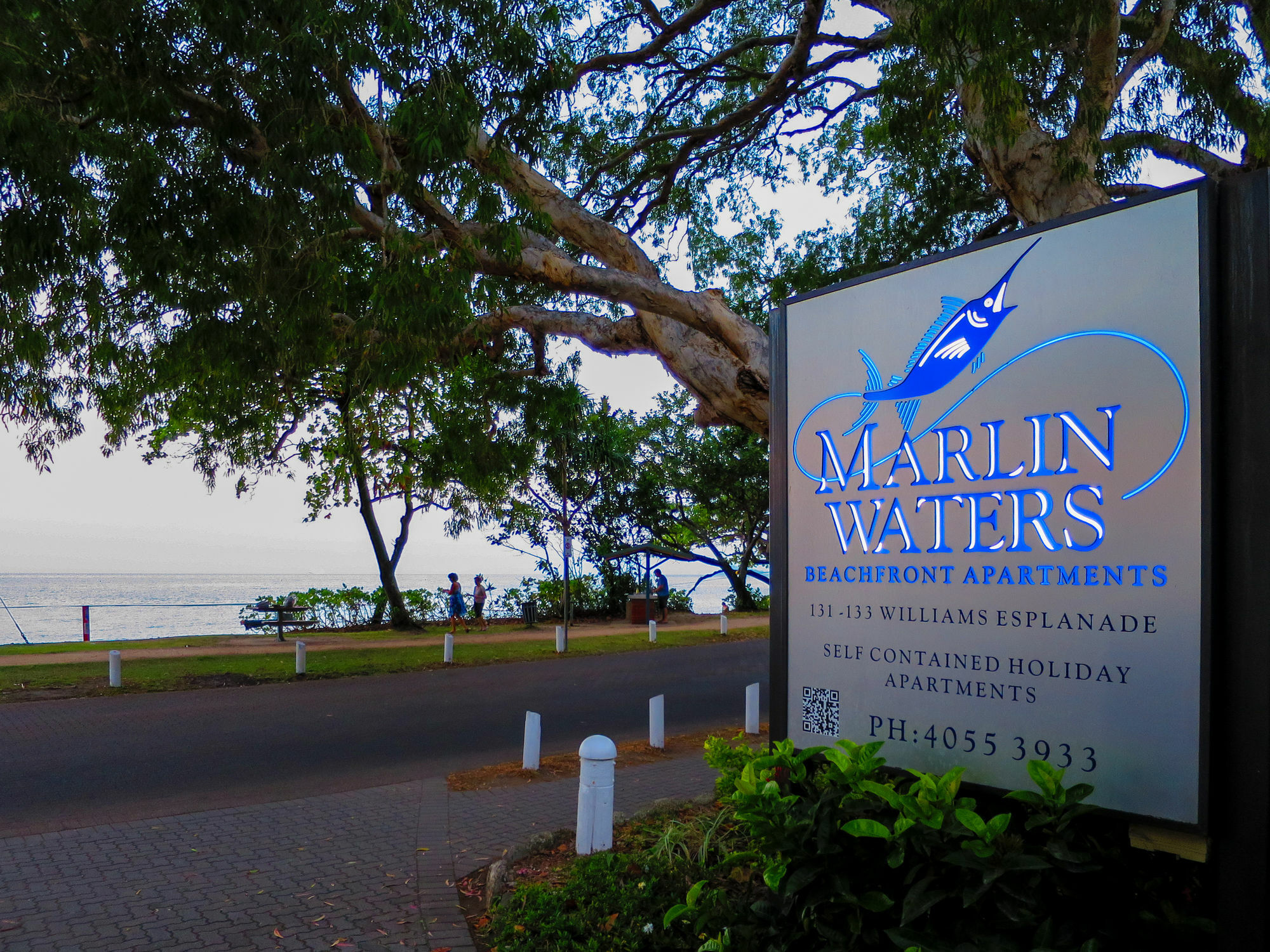 Marlin Waters Beachfront Apartments Palm Cove Exterior photo