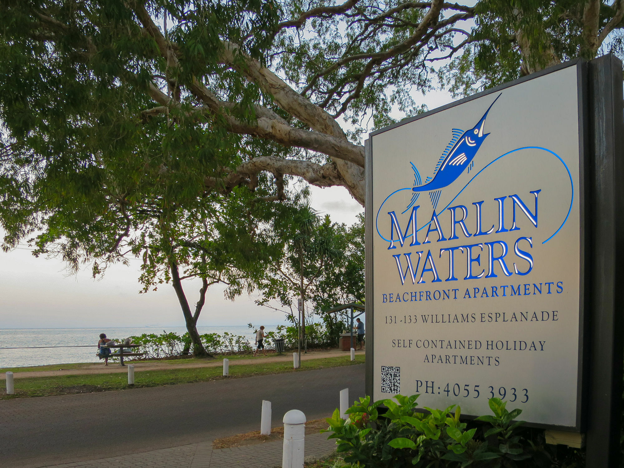 Marlin Waters Beachfront Apartments Palm Cove Exterior photo